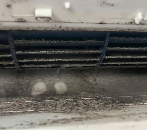 皋兰空调吹的风有股烧焦味是怎么回事